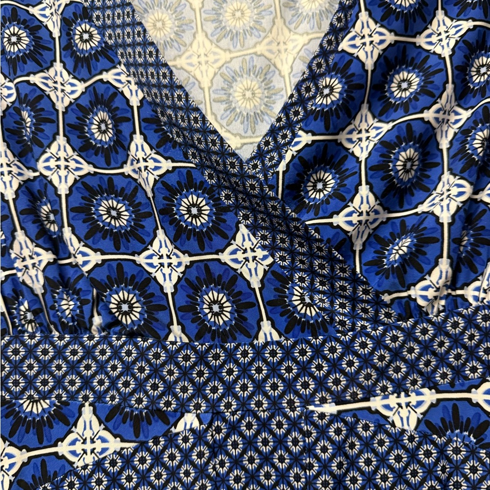 INC International Concepts Blue Printed Peplum Top – Size Large - Picture 3 of 6